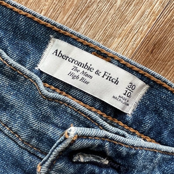 Abercrombie Ankle Cut Mom Jeans - Picture 2 of 3
